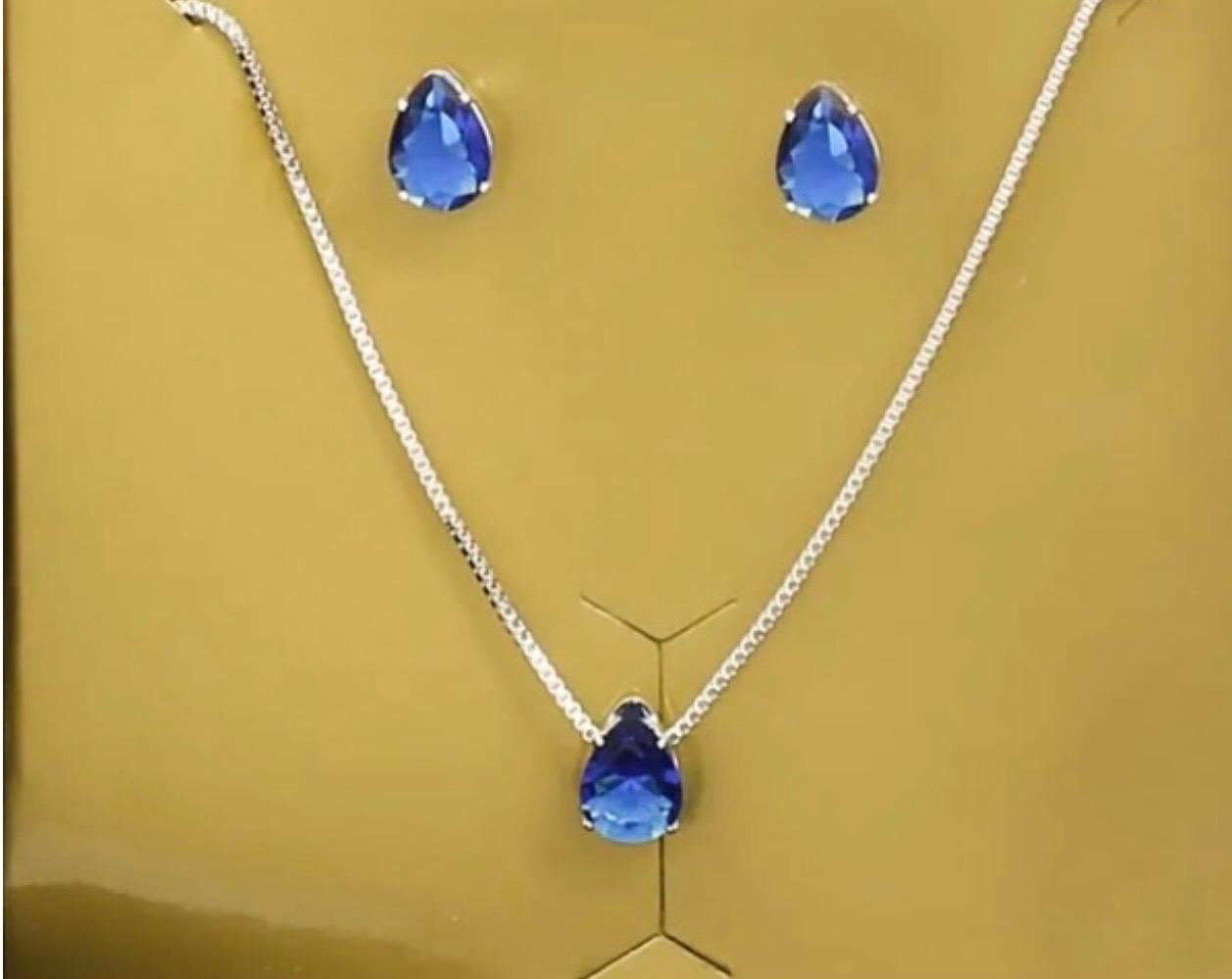 Conjunto de colar e brincos com zirconia azul folhado a prata