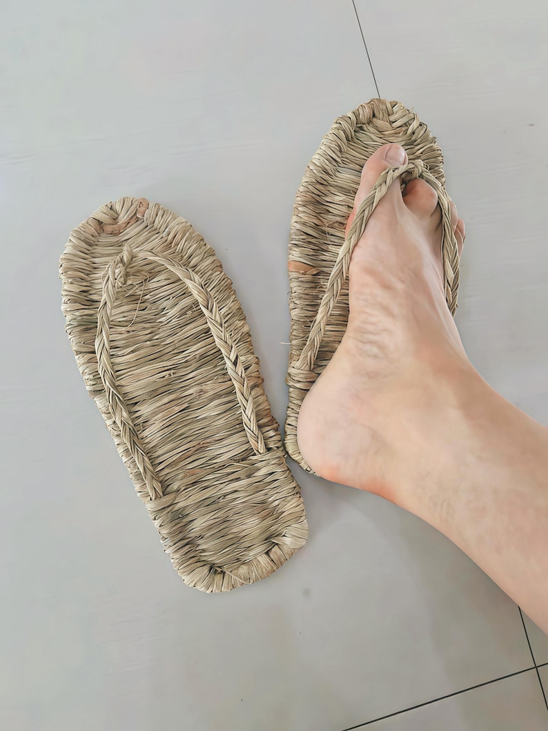 Handwoven Hemp & Rattan Slippers Thai Straw Sandals, Eco-Friendly Footwear, Unisex Open Toe Slippers, Handmade Straw Slippers for Home Gift