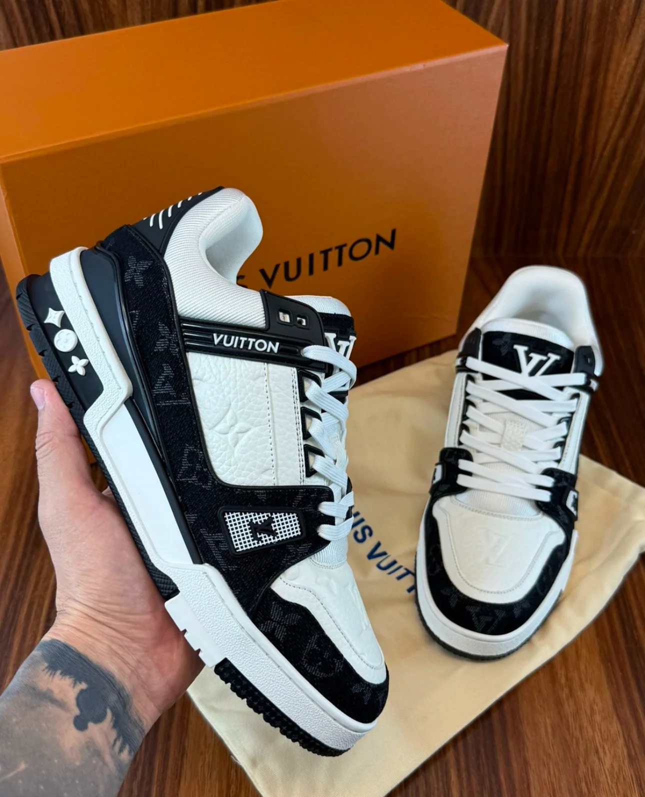 Lv Trainner black Pk