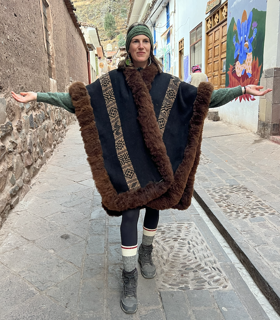 Handmade Baby Alpaca Poncho Black/Brown details