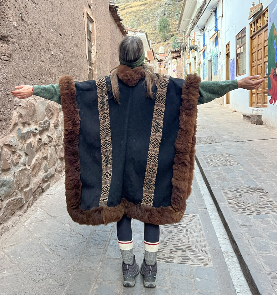 Handmade Baby Alpaca Poncho Black/Brown details