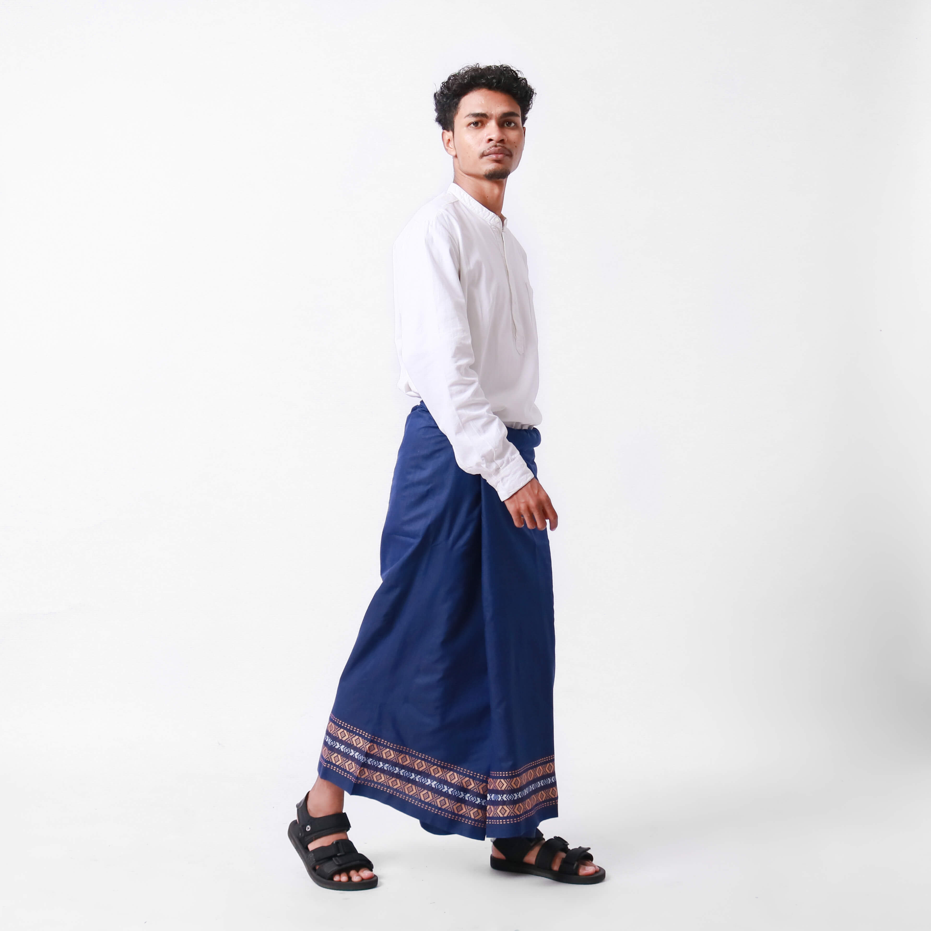 Sarung Biru Motif Etnik