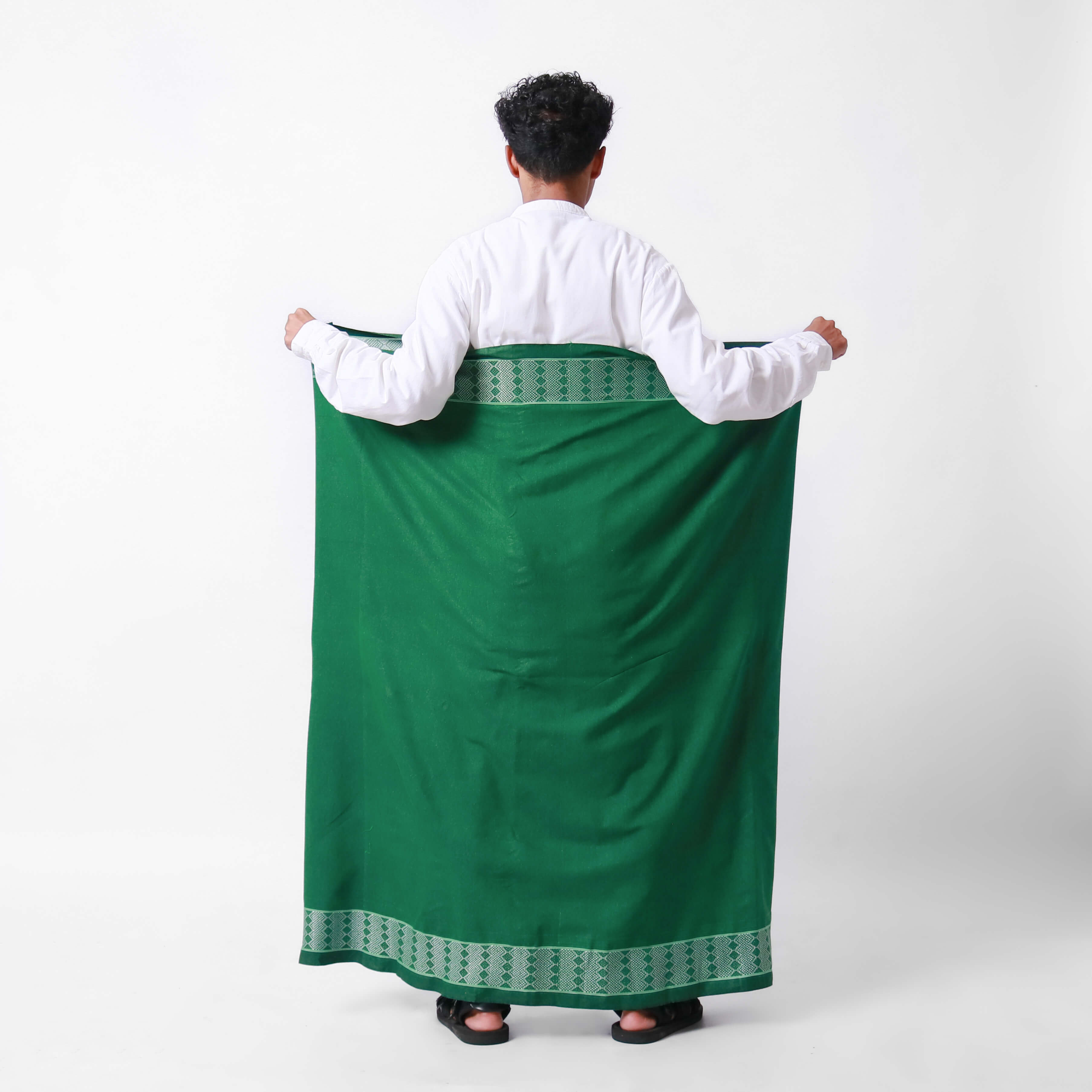 Sarung Hijau Tradisional
