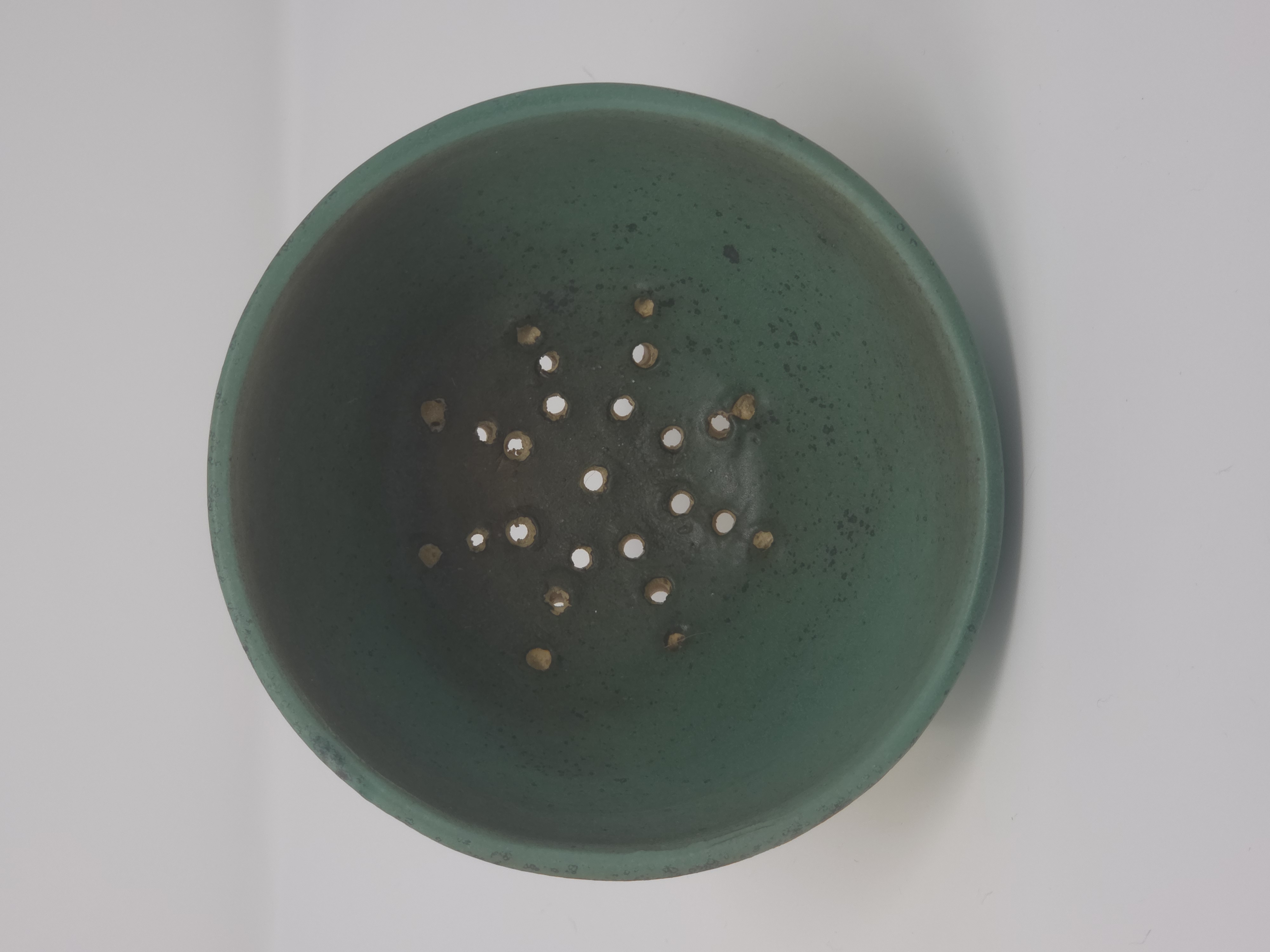 Ceramic Berry Drainage Bowl