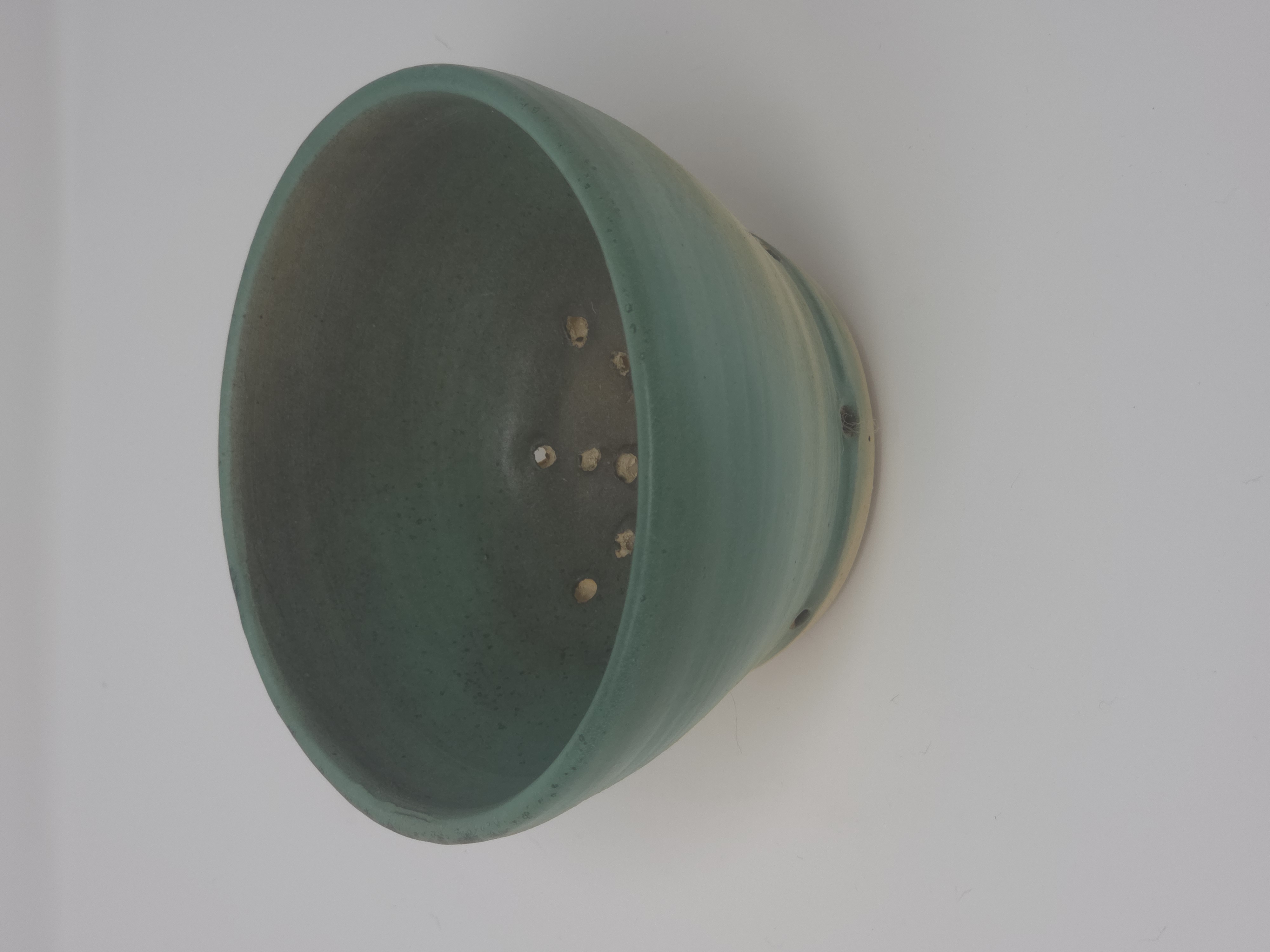 Ceramic Berry Drainage Bowl