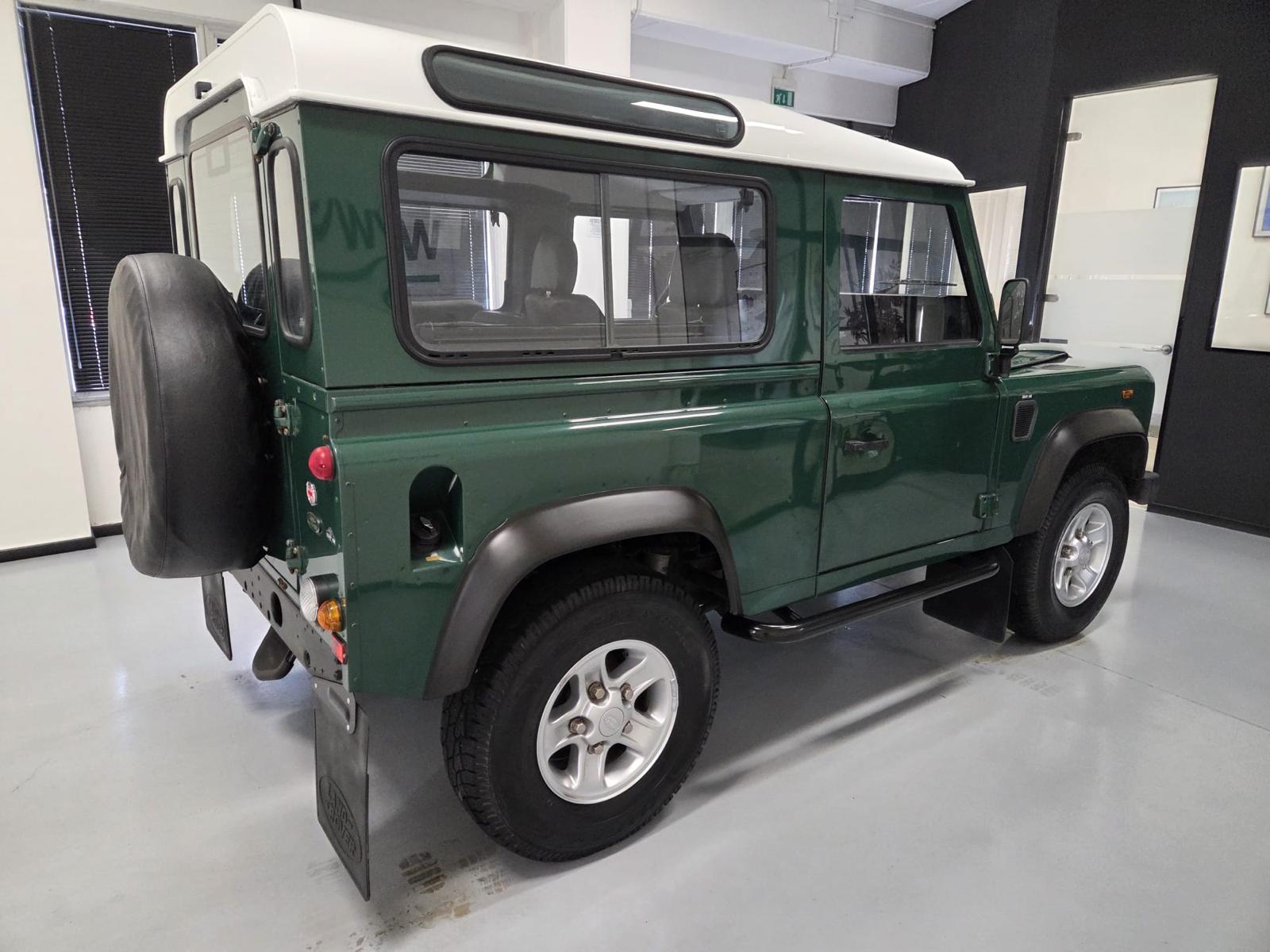 Land Rover Defender 90 2.5 Td5 