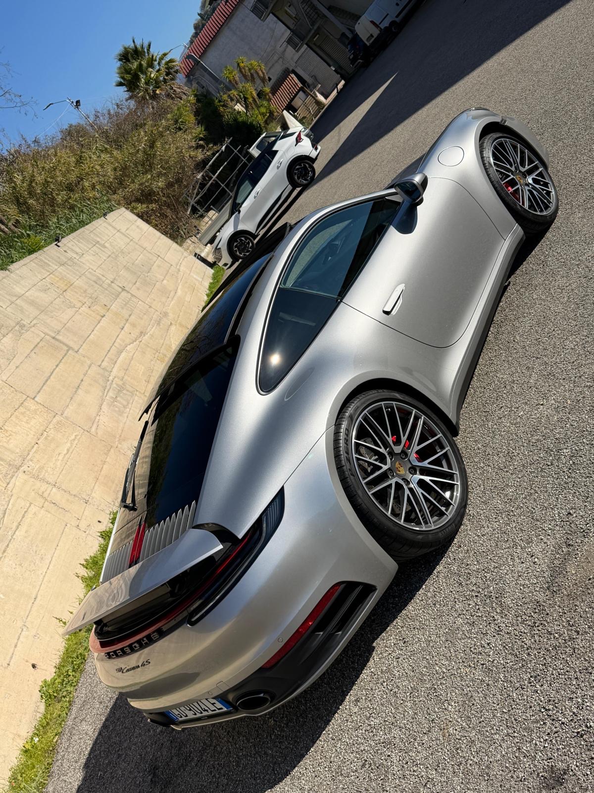Porsche 992 Carrera 4S