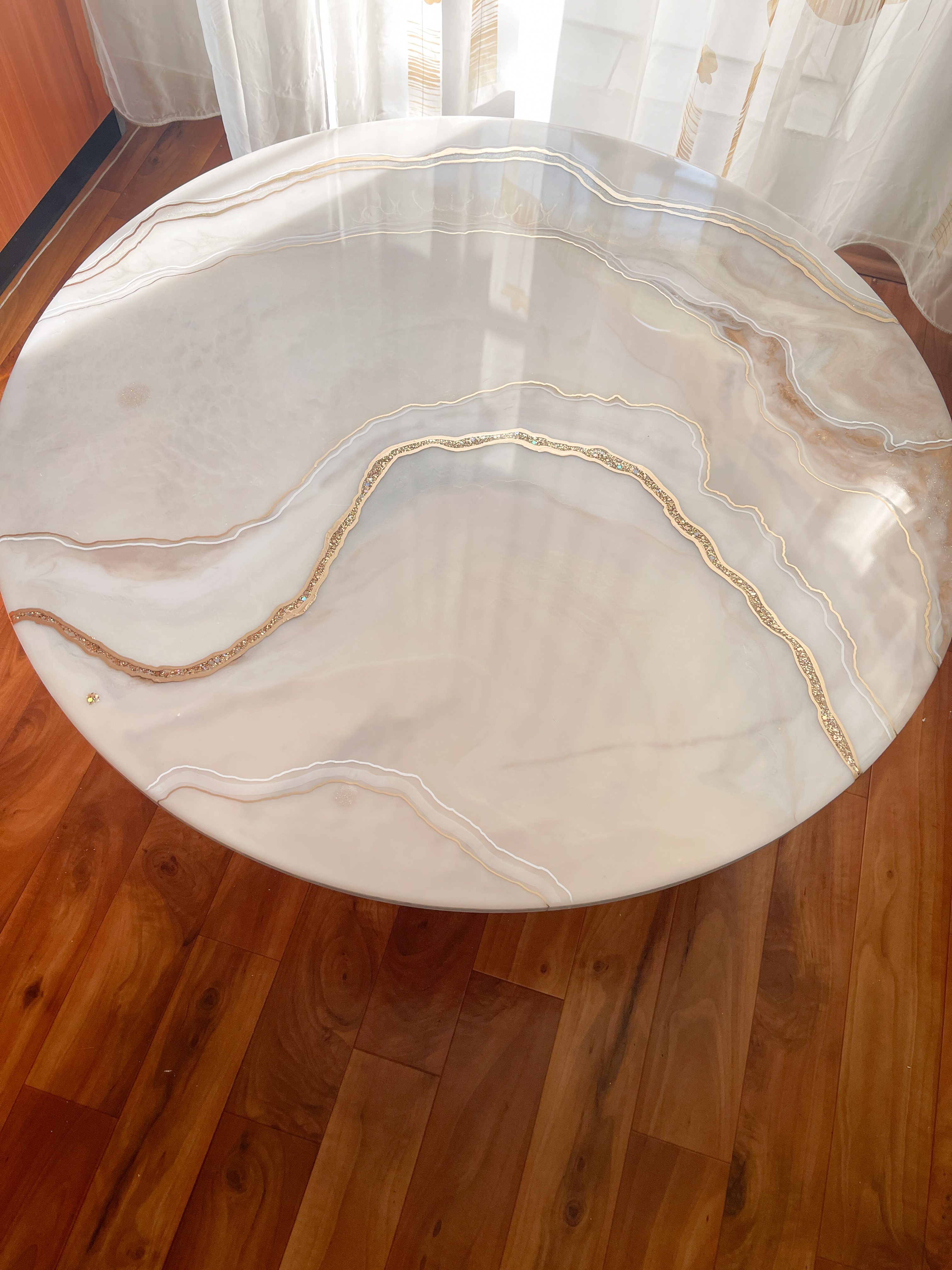 Măsuță de cafea rotundă stil marmură bej/crem 80cm