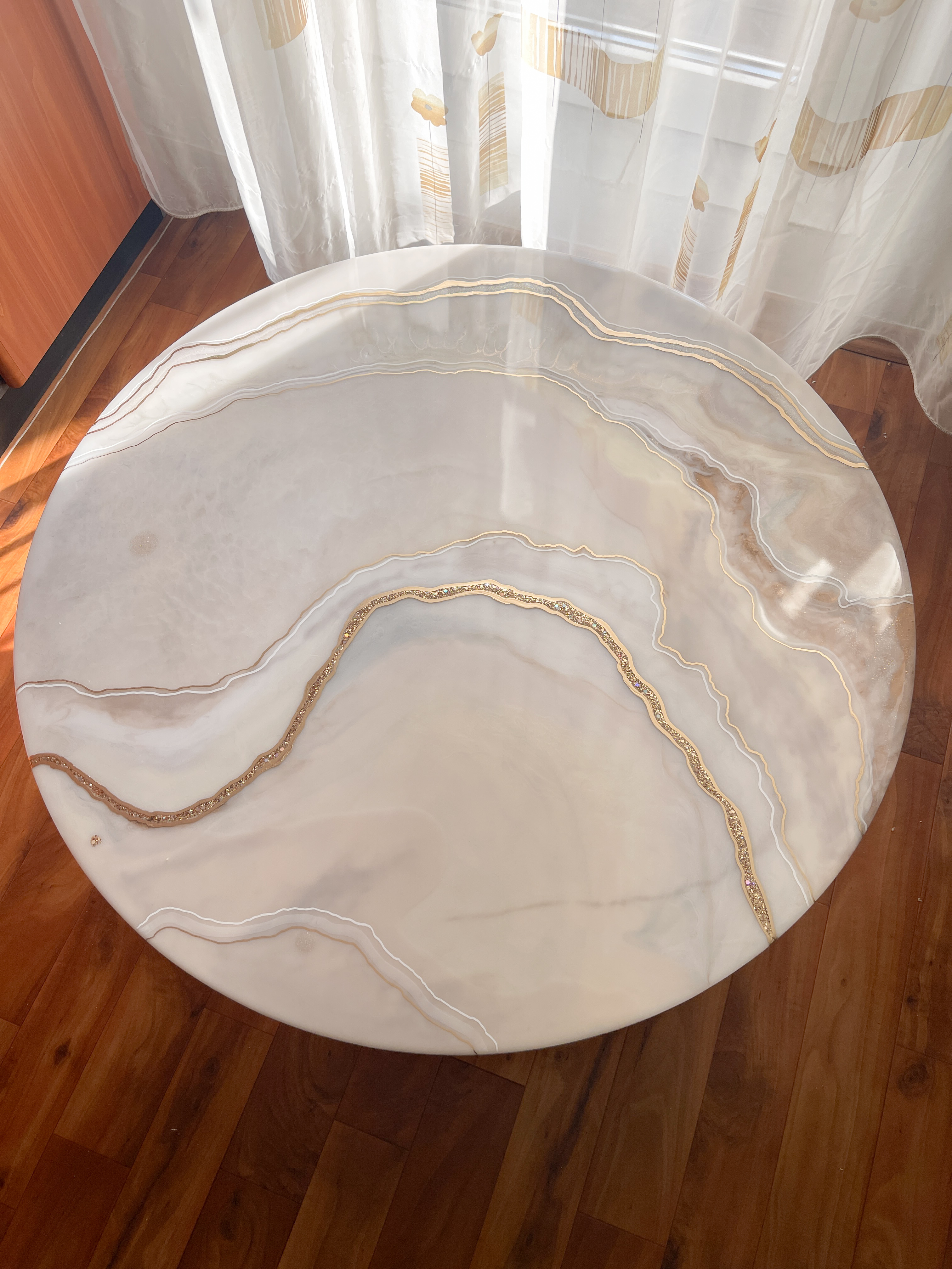 Măsuță de cafea rotundă stil marmură bej/crem 80cm