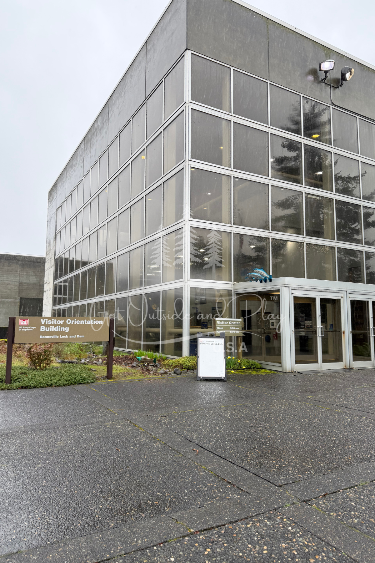 Bonneville Dam Winter Photo Bundle – Columbia River Gorge, Visitor Center, Wildlife & Scenic Views (5-Pack)