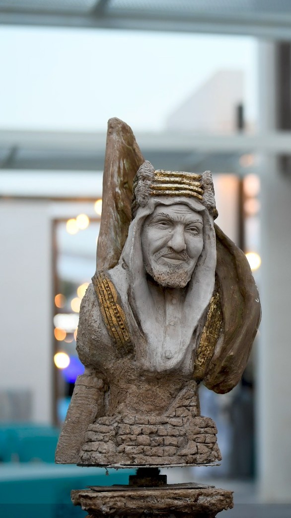 منحوتة عز المملكة للملك عبدالعزيز ال سعود