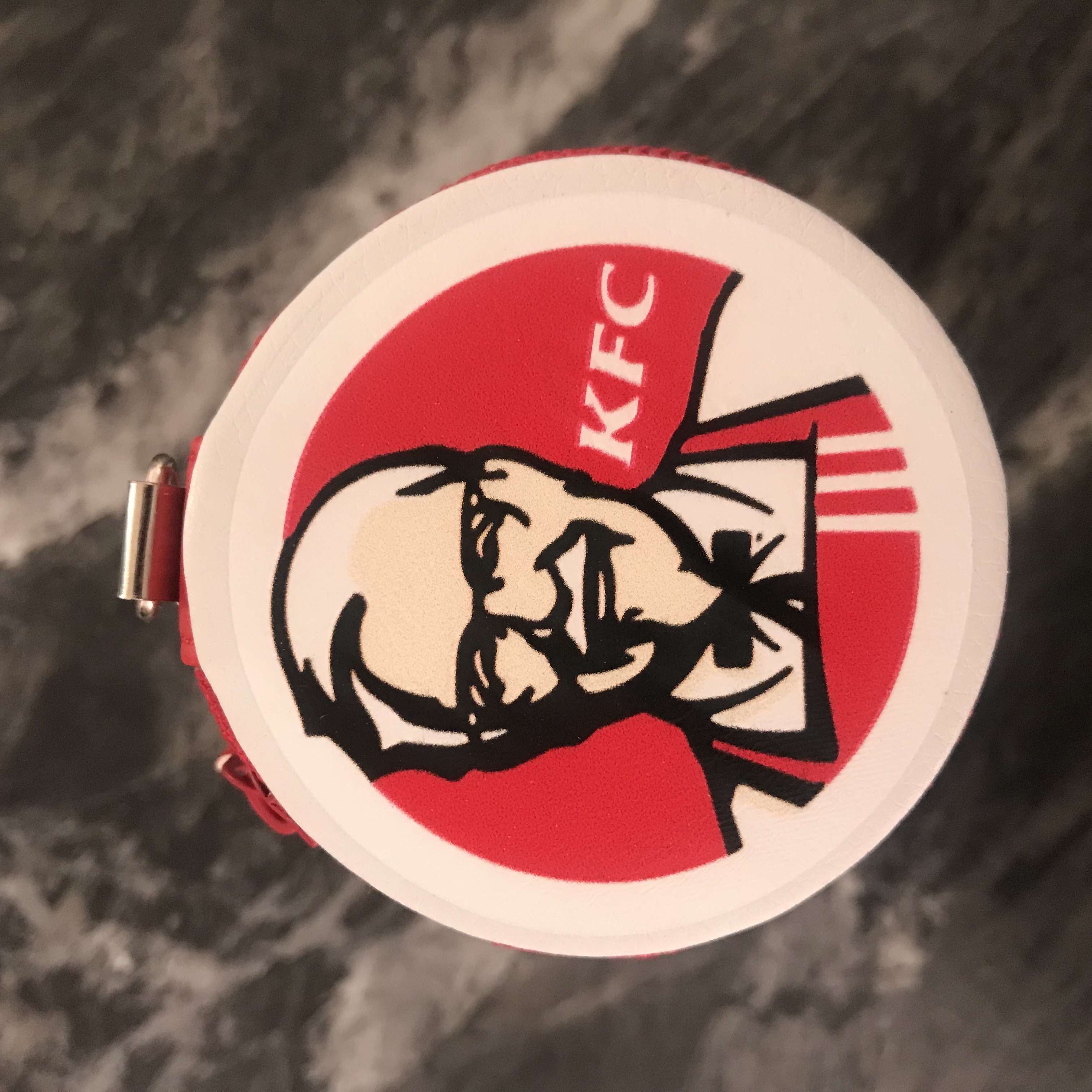 Monedero KFC Cilindro