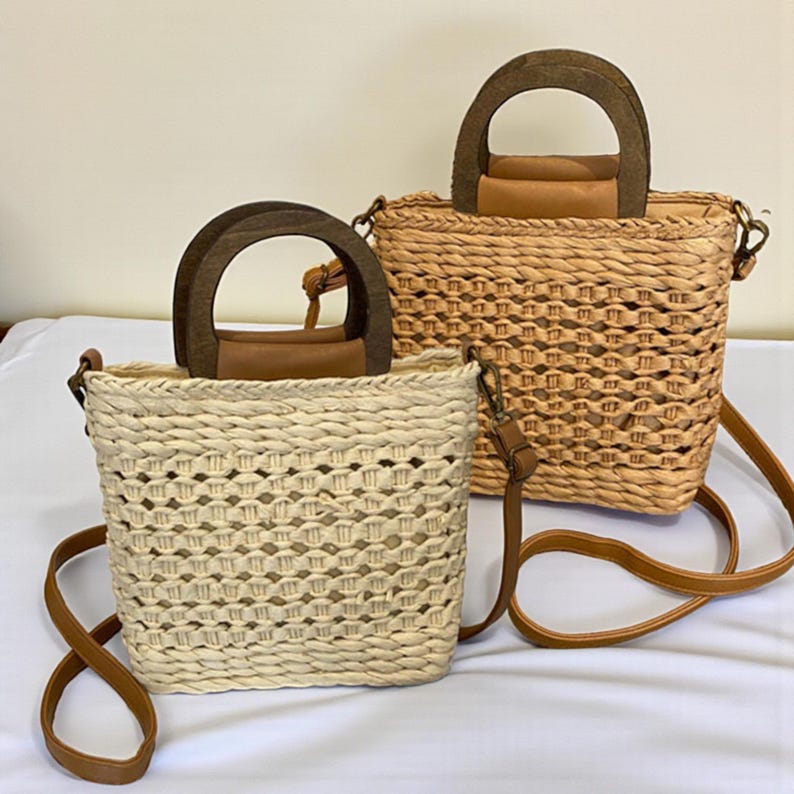 Handmade Boho Straw Crossbody Bag: Woven Summer Purse with Wooden Handles
