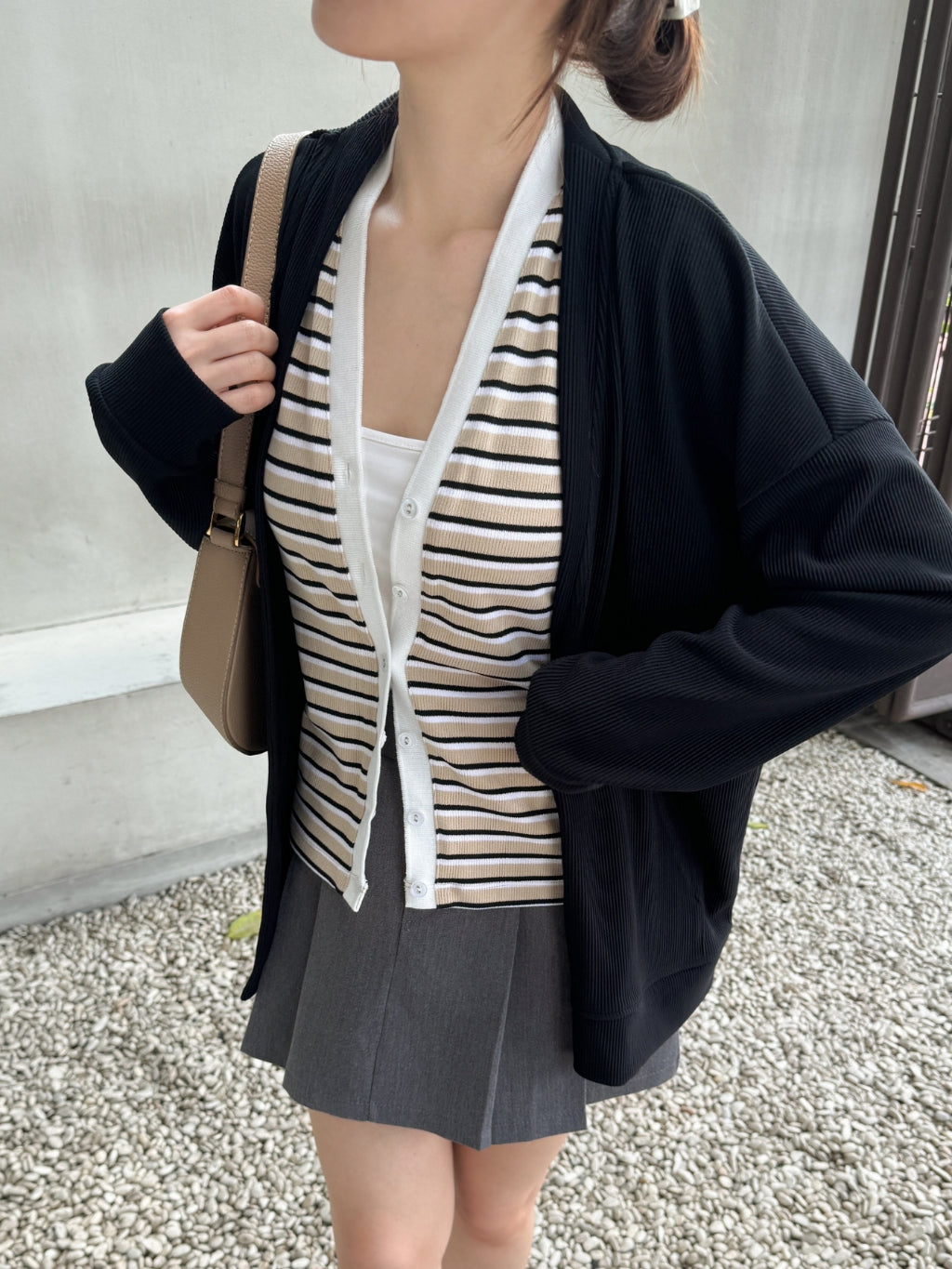 Cardigan Hitam Kasual