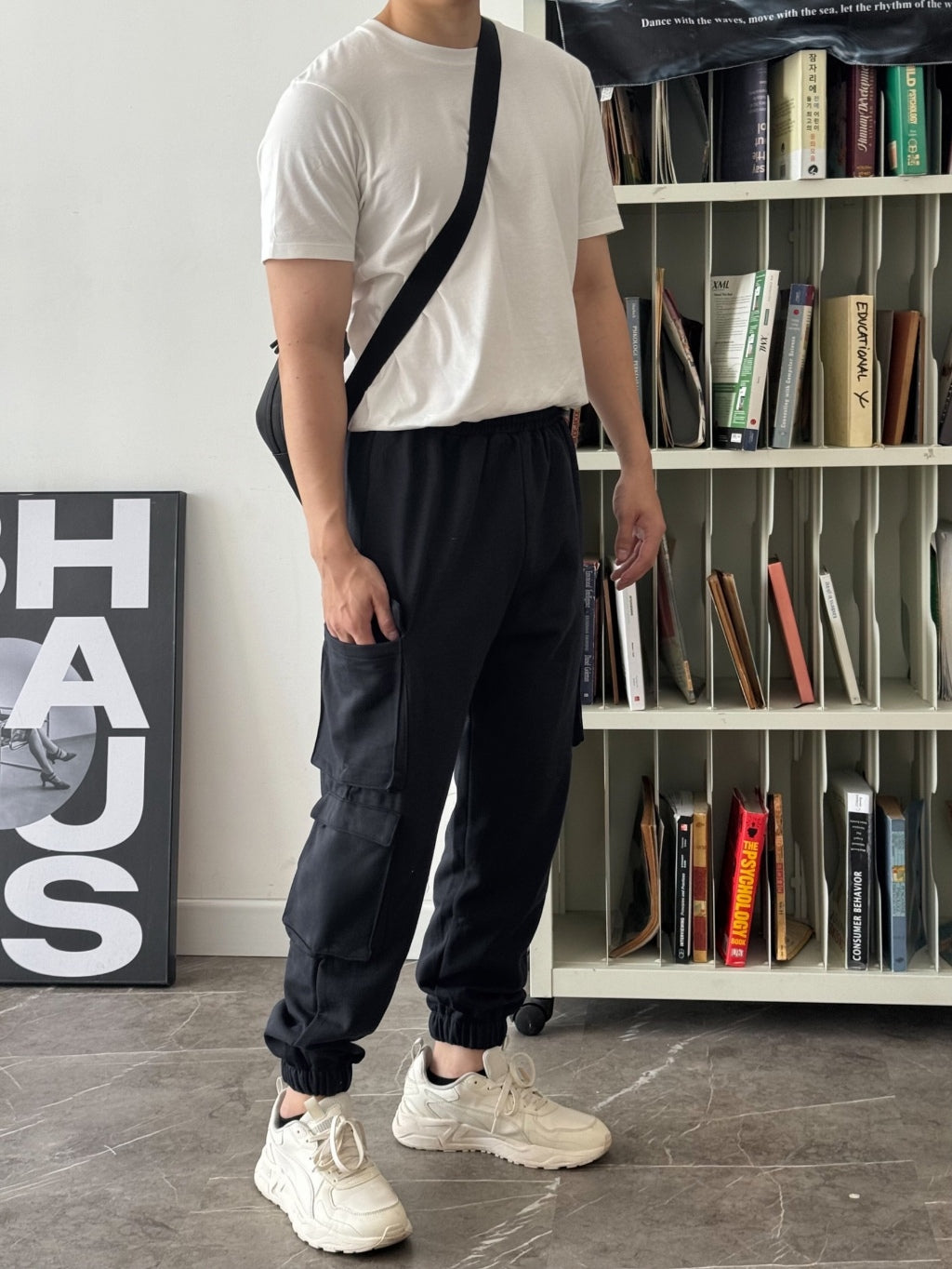 Celana Jogger Hitam Pria