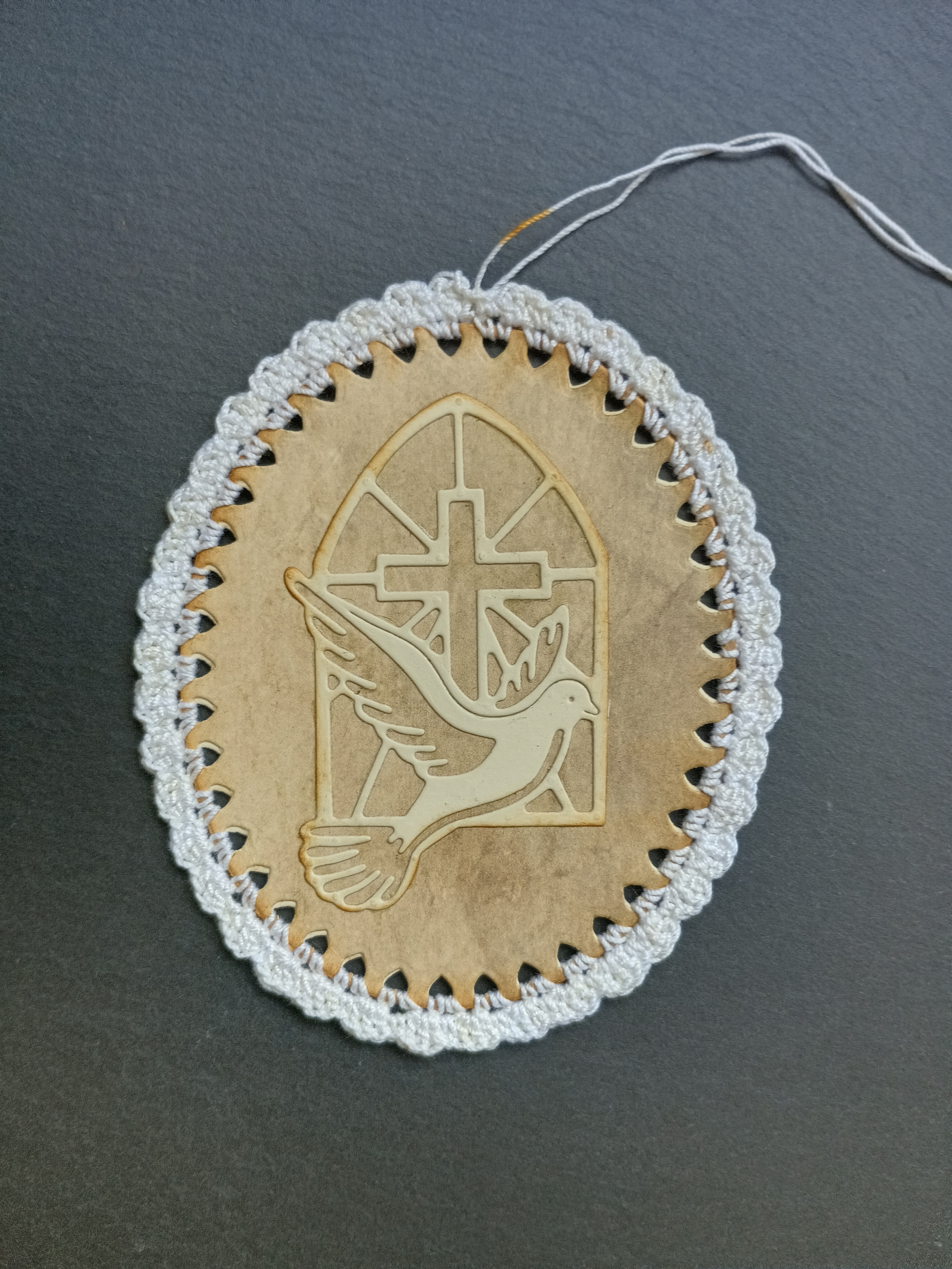 Médaillon décoratif religieux 