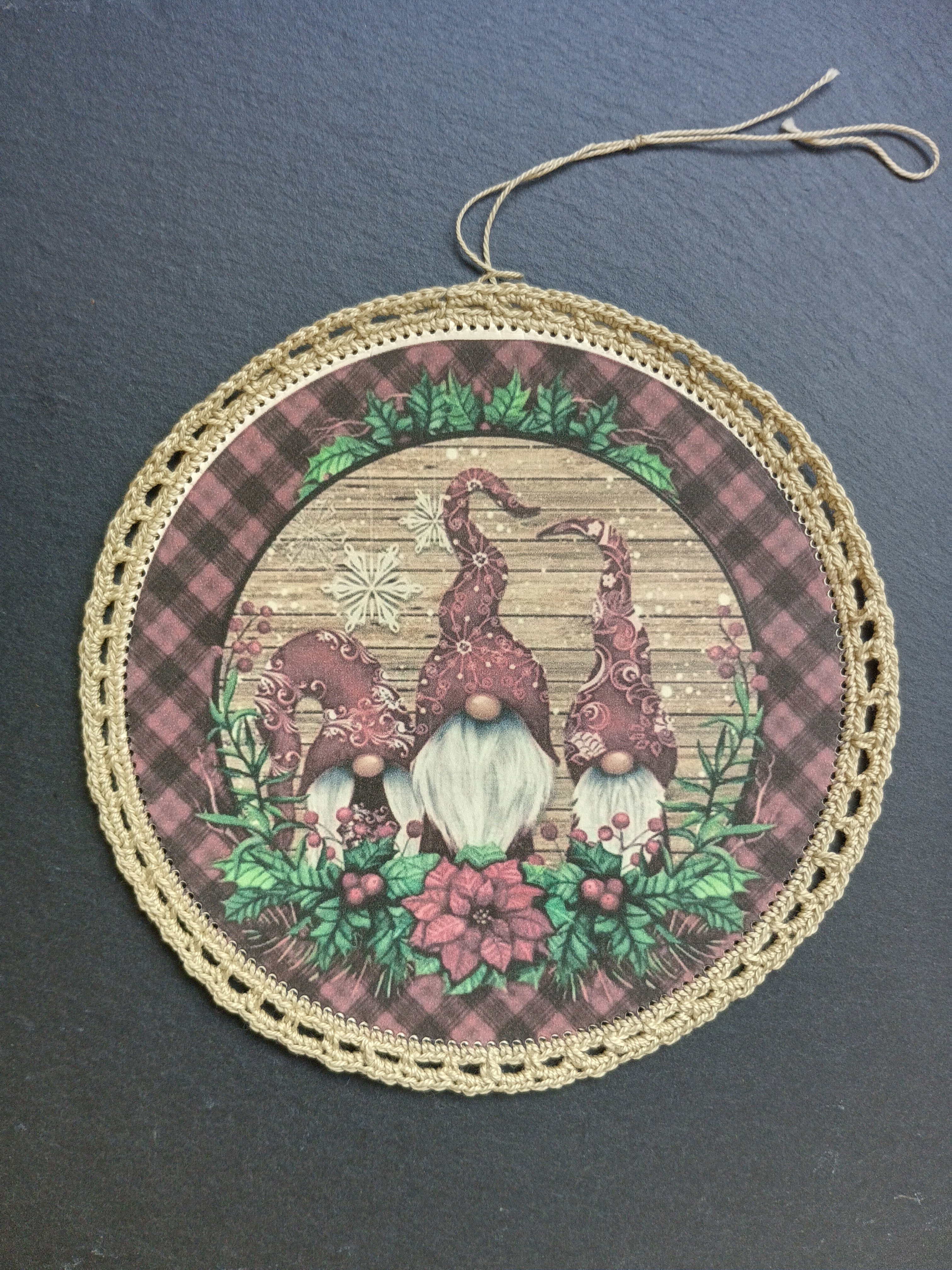 Décoration murale de Noël avec gnomes