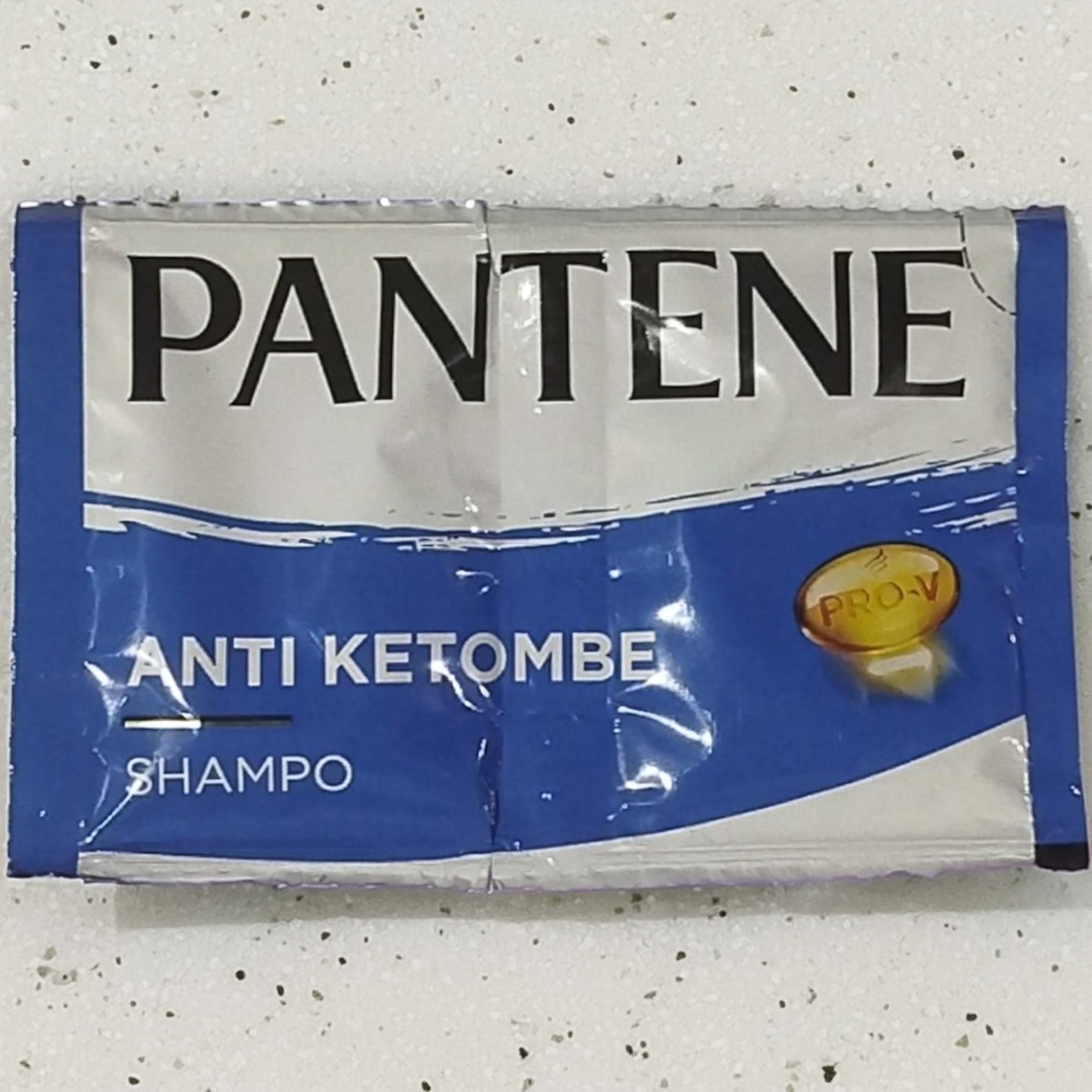 Pantene Hitam Glow Shampo