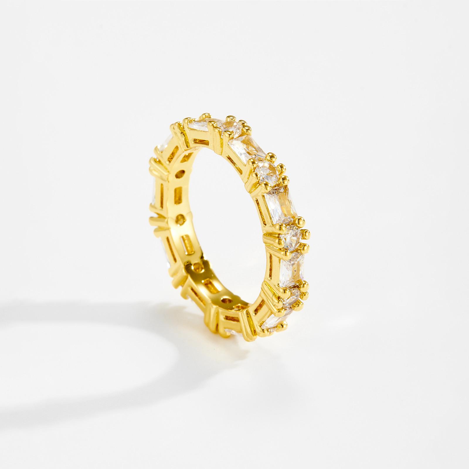 Bague argenté sertie de pierres