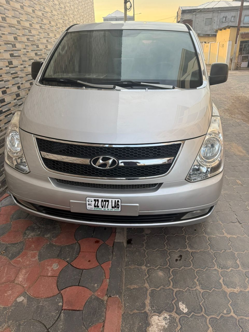 Hyundai H-1