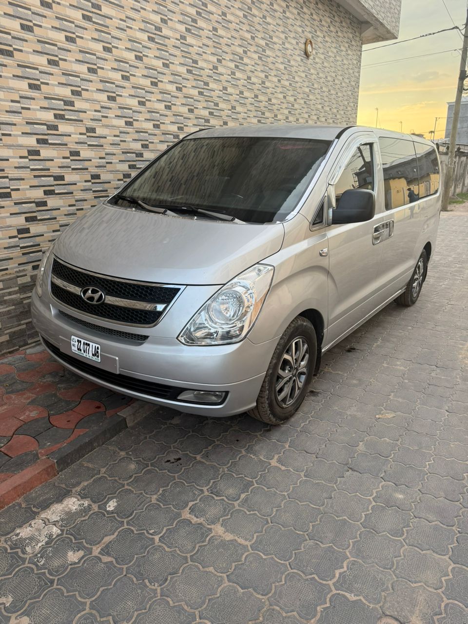 Hyundai H-1