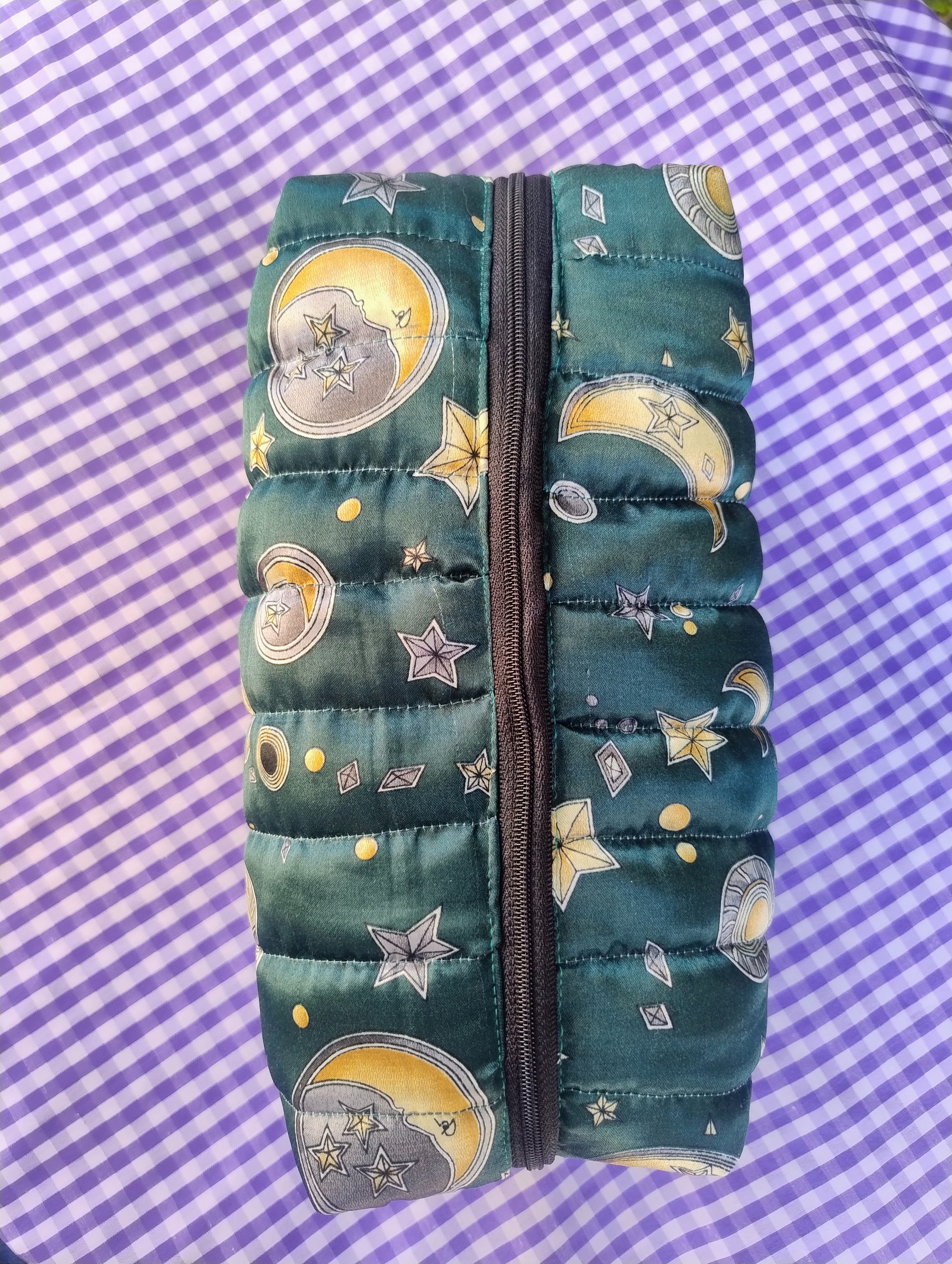 Cosmetiquero acolchado patrón estrellado