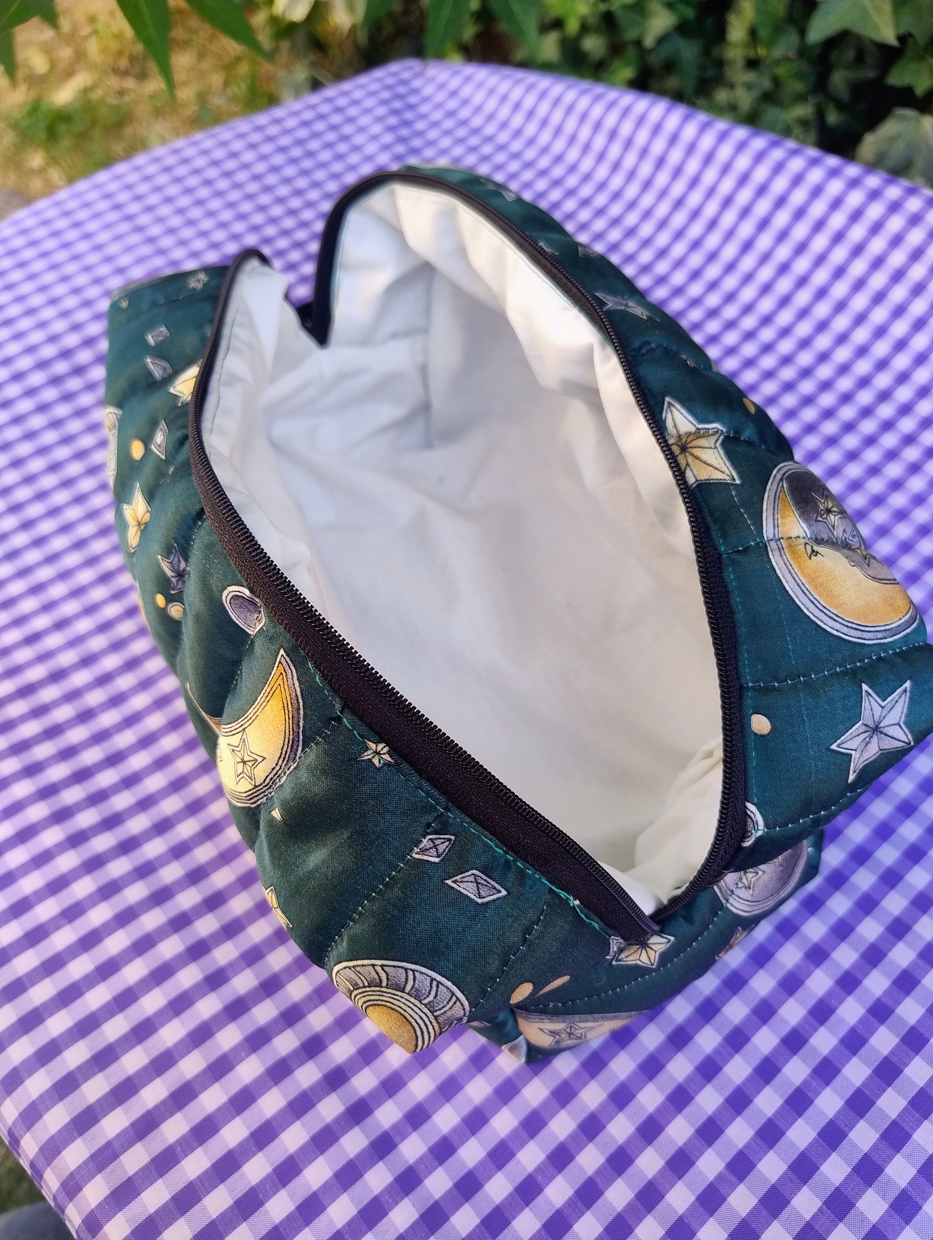 Cosmetiquero acolchado patrón estrellado