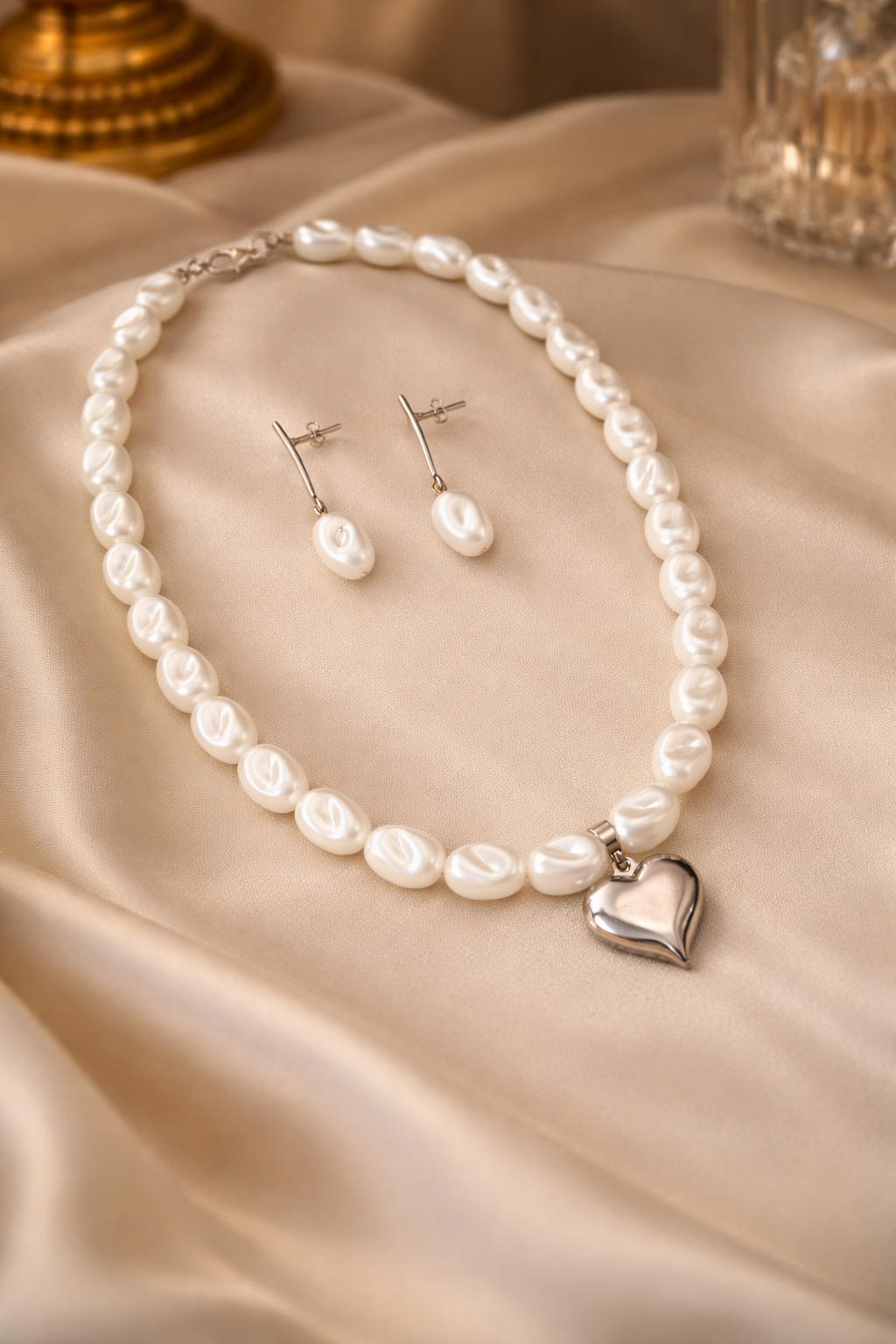 Jogo de colar e brincos em pérolas
