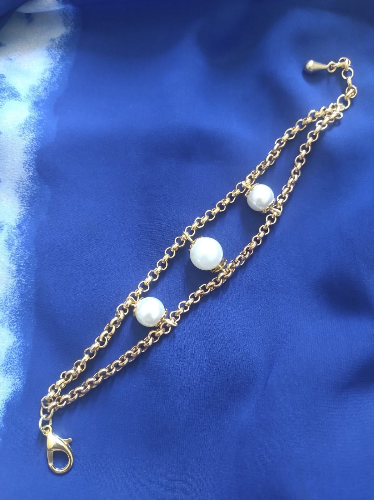 Pulseira de Pérolas com banho de verniz italiano