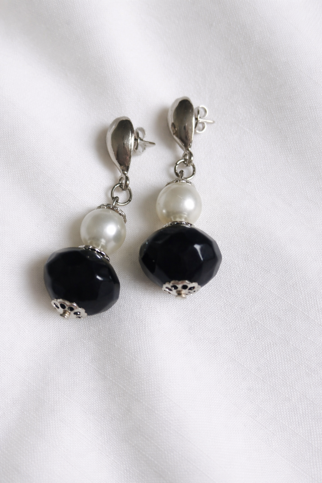 Brincos artesanais Black and White