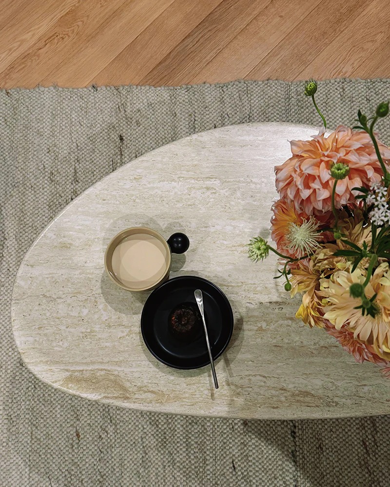 Ova – Table Basse Forme Œuf Organique