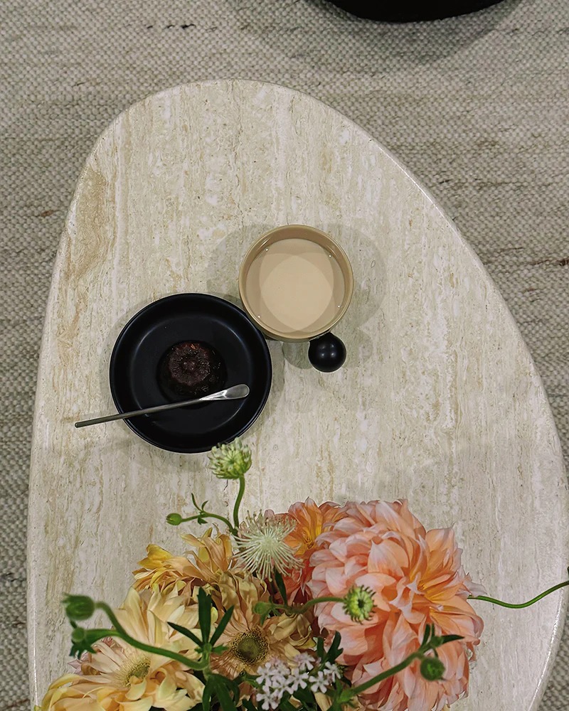 Ova – Table Basse Forme Œuf Organique