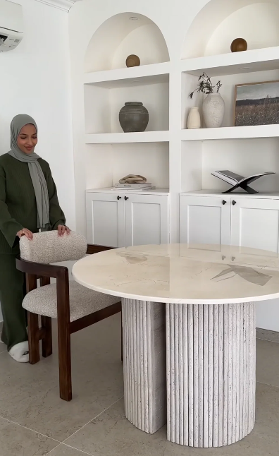 Table à manger TWICE en travertin – Élégance minérale et design intemporel