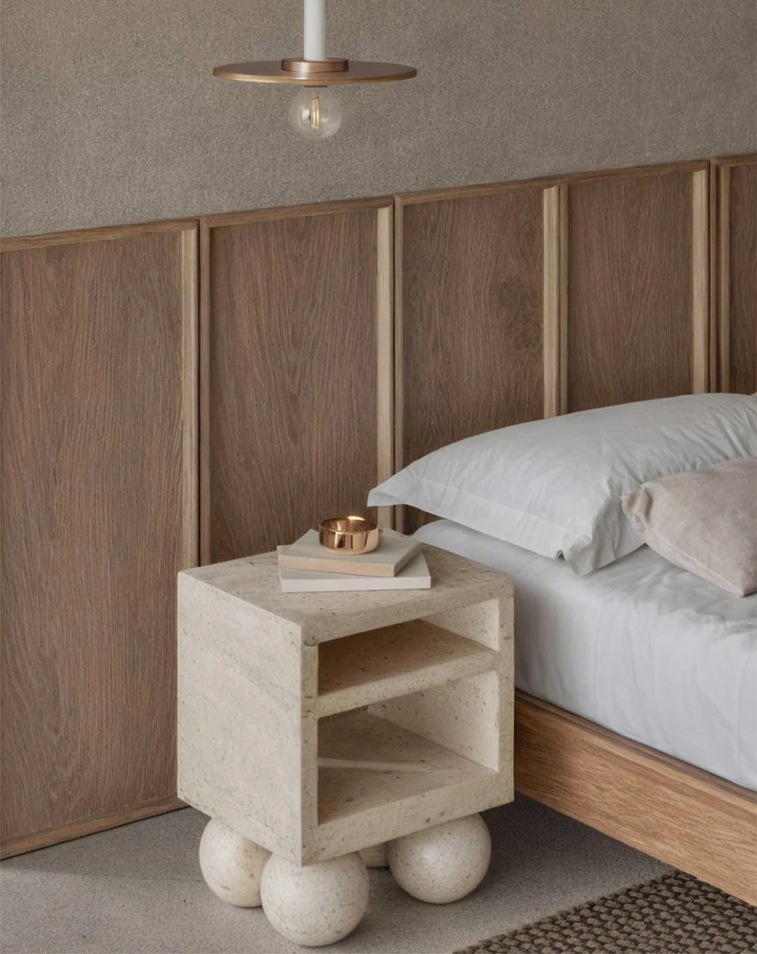 Table d’appoint sphérique en travertin