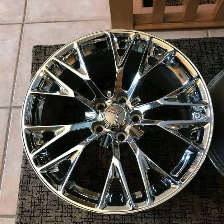 Chevrolet Corvette chrome alloy wheel
