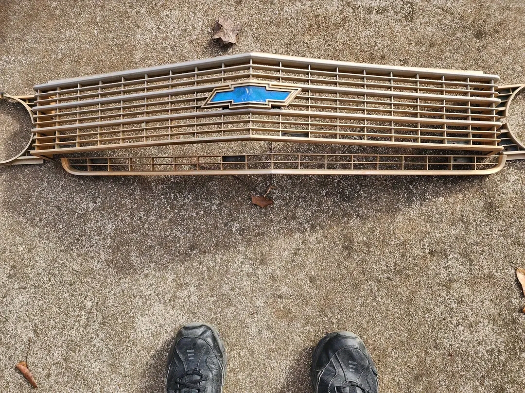 1969 Chevrolet impala original gm complete 4 piece grill.