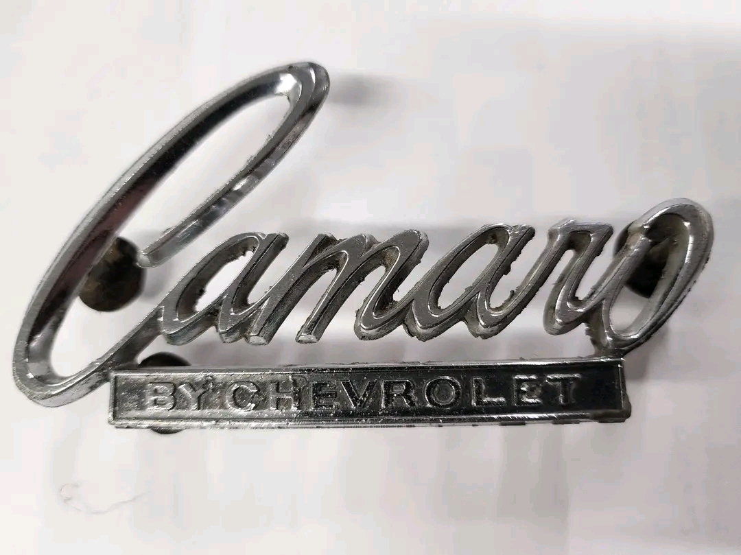 1968-1969 Camaro original gm assembly line trunk emblem 7752901