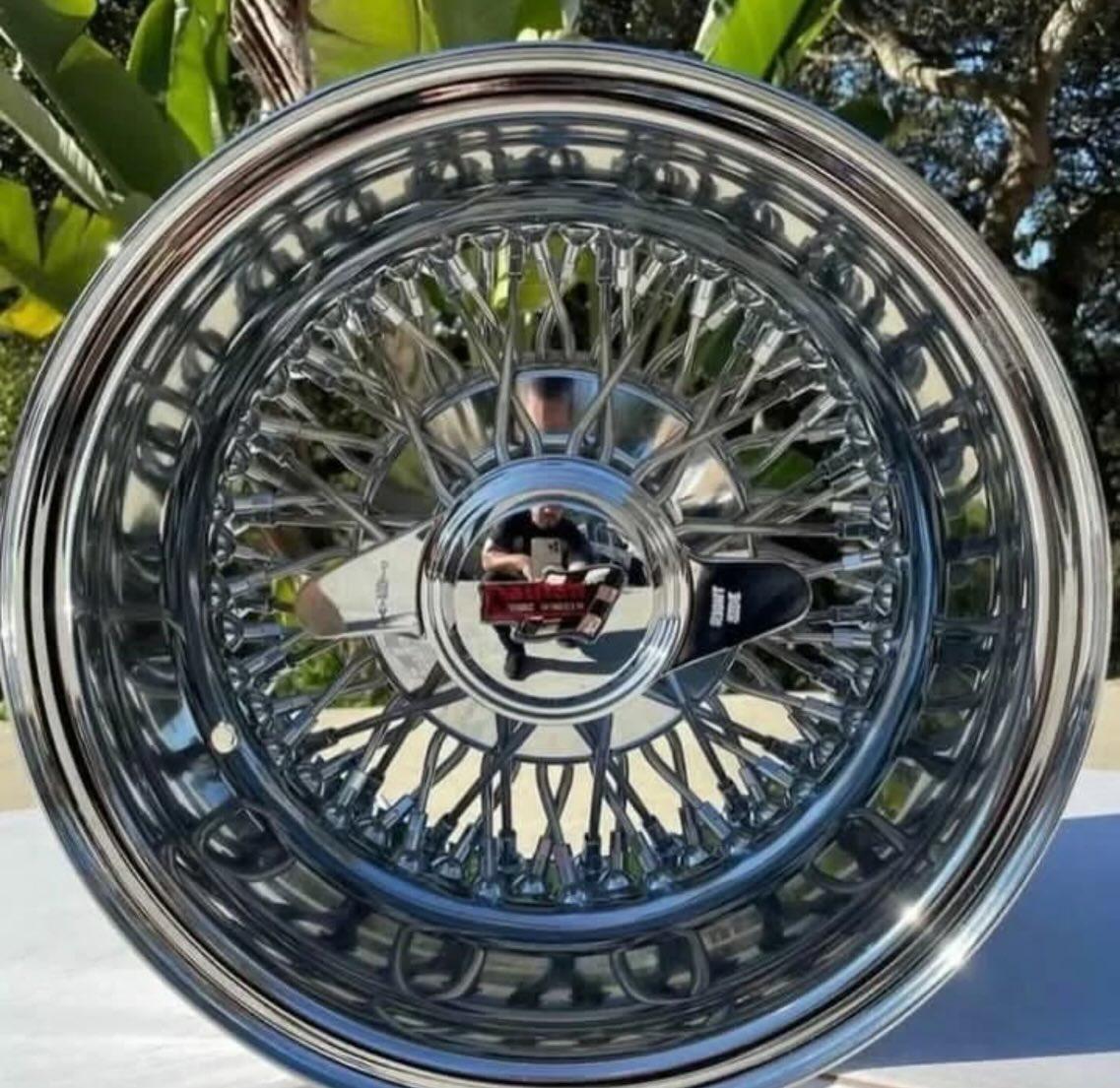 Dayton Wire Wheels Knock-Off Spinner