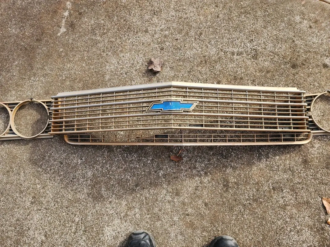1969 Chevrolet impala original gm complete 4 piece grill.