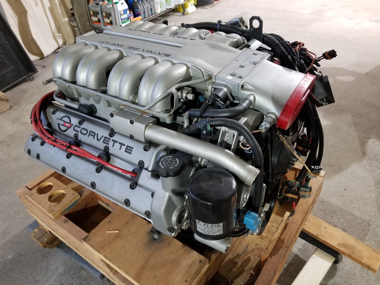 Chevrolet Corvette LT5 Engine