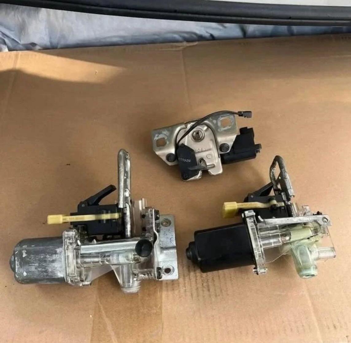 1993-96 Cadillac Fleetwood trunk pull down motor 