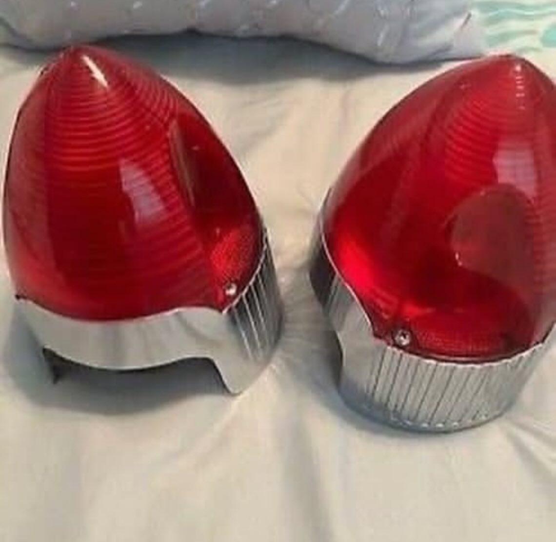 1956 Oldsmobile 88, Super  88 tail light housings with lenses