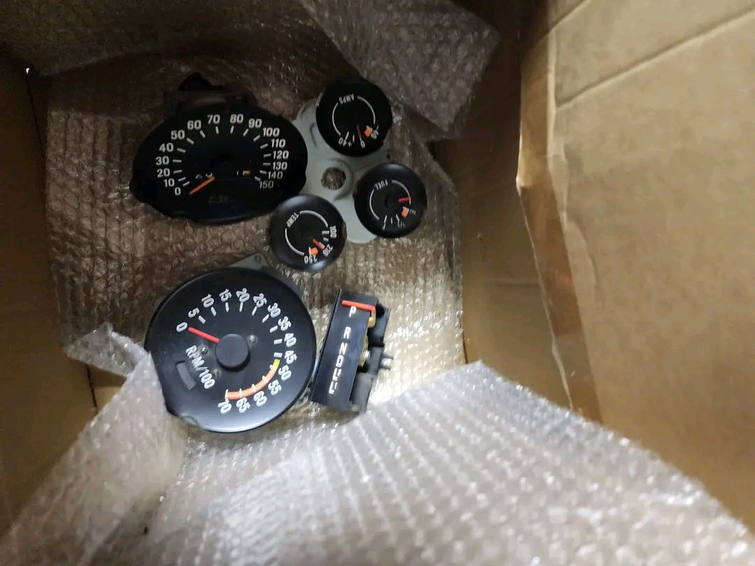 1970-1971 camaro original gm , 150 mph speedometer, 5x7 tachometer, amp gauge, fuel gauge , temperature gauge and the automatic 3 speed indicator.  