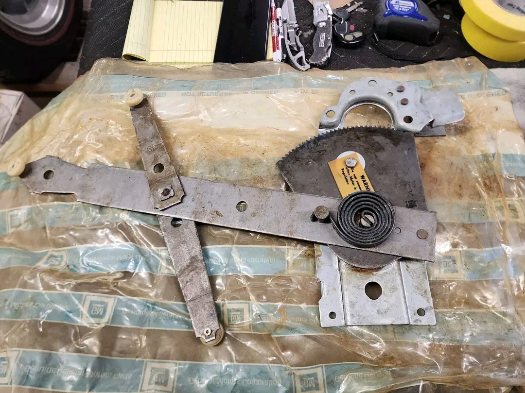 1968-1982 Corvette gm window regulator for power windows driver side