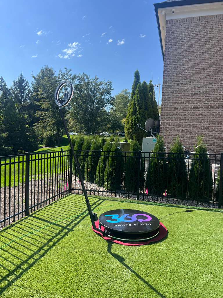 360 Video Spin Booth