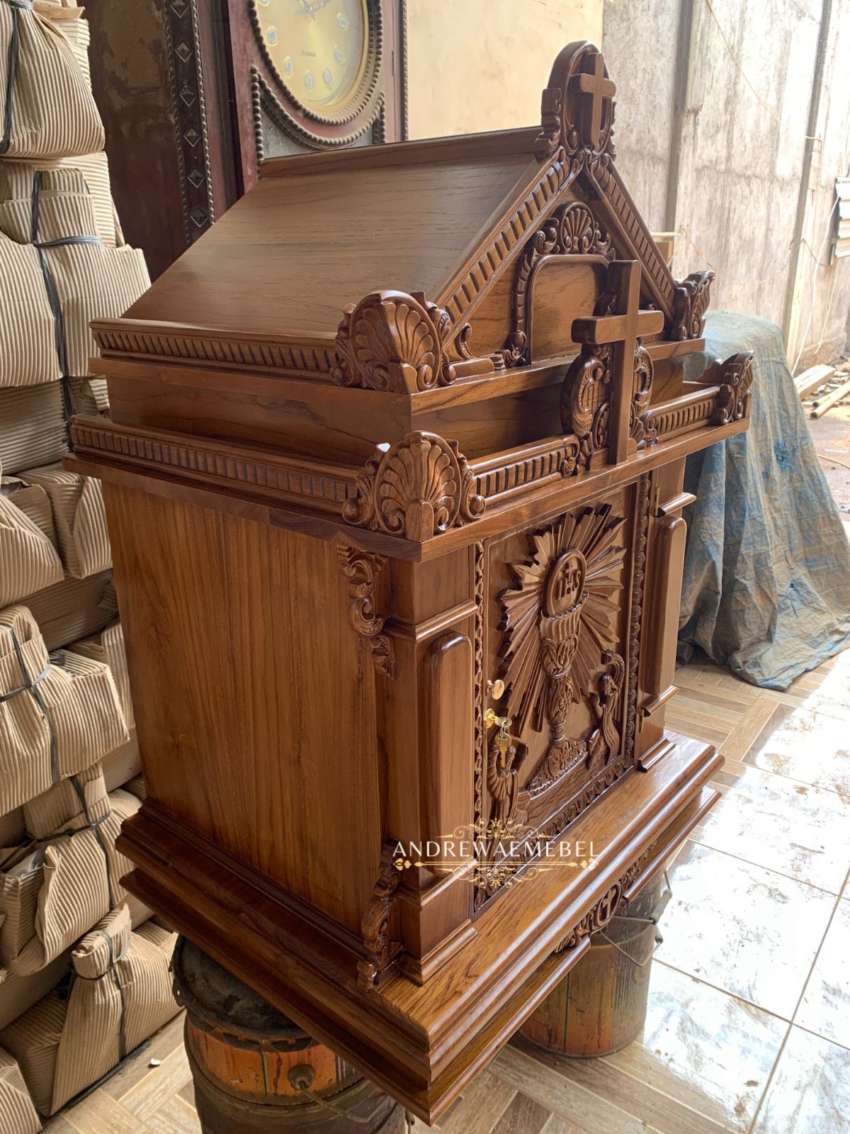 Tabernakel Gereja Model 1