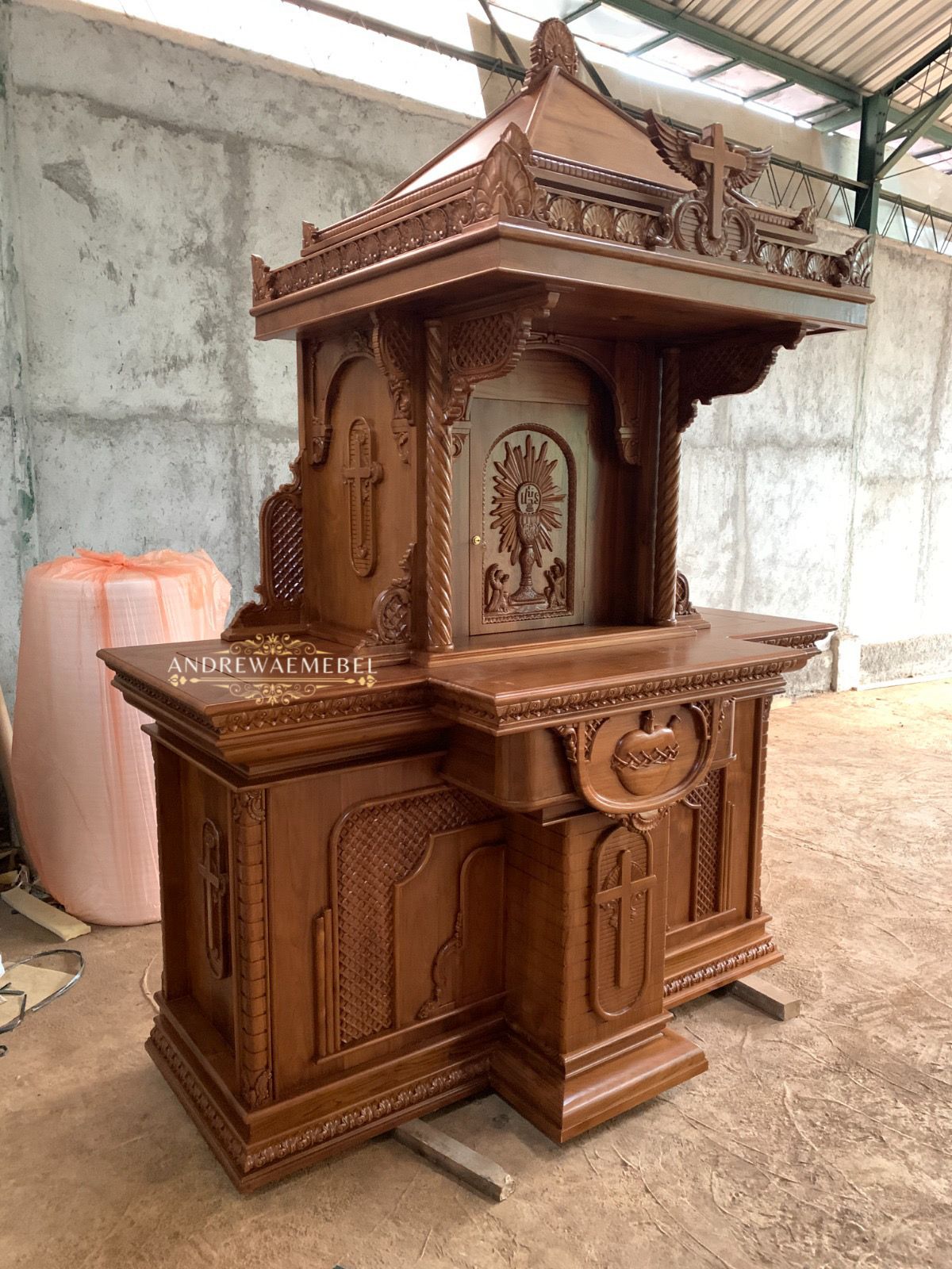 Tabernakel Gereja Model 3