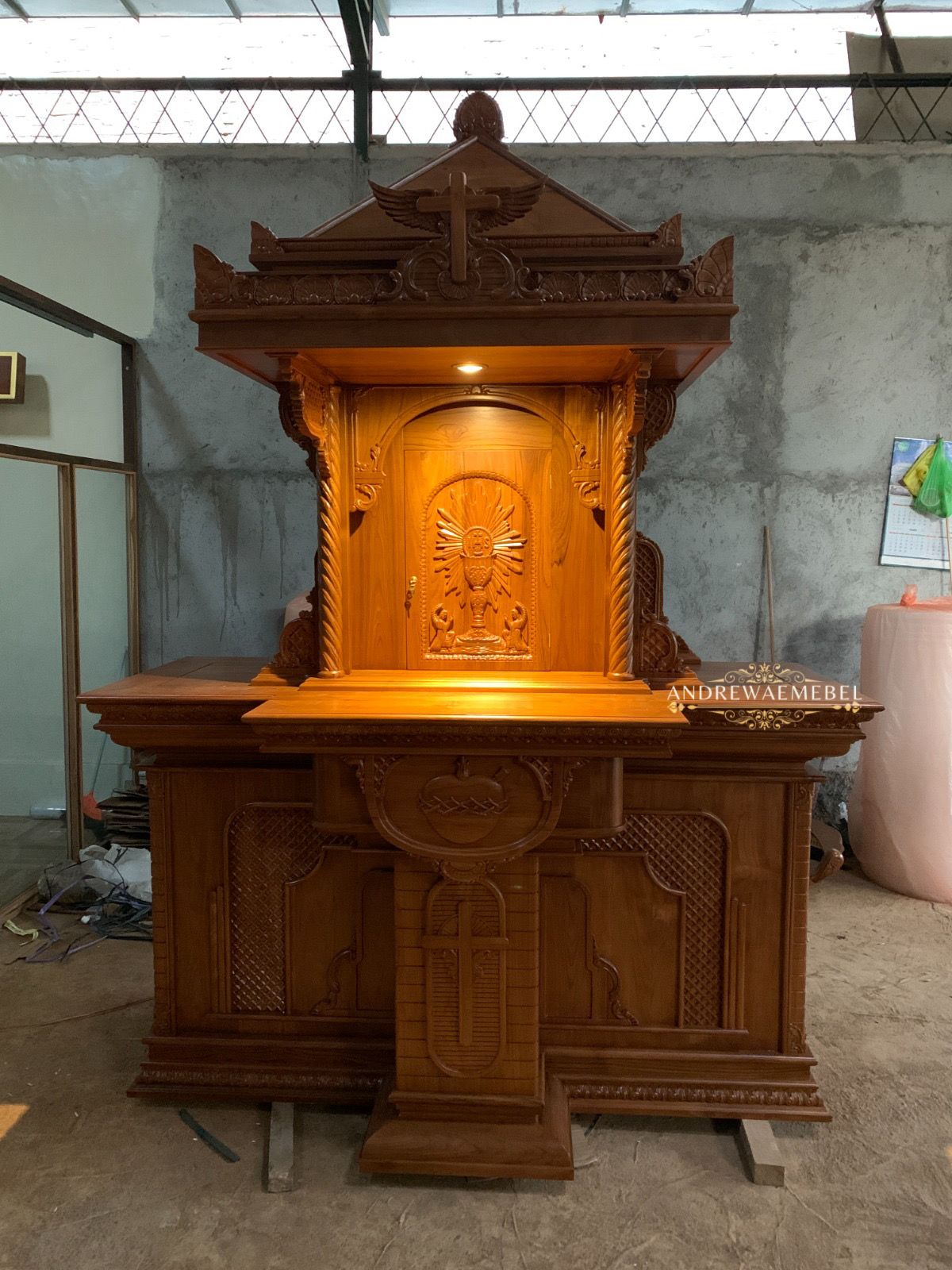 Tabernakel Gereja Model 3