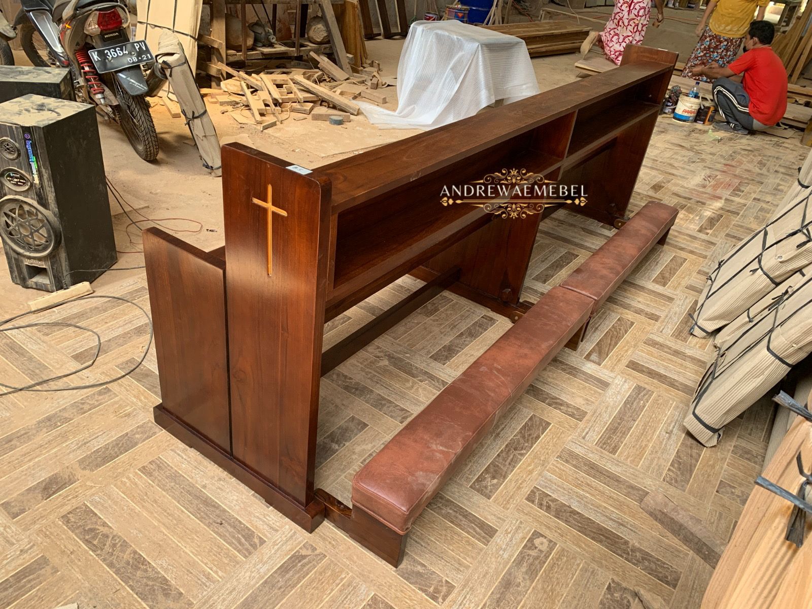 Bangku Gereja Model 2