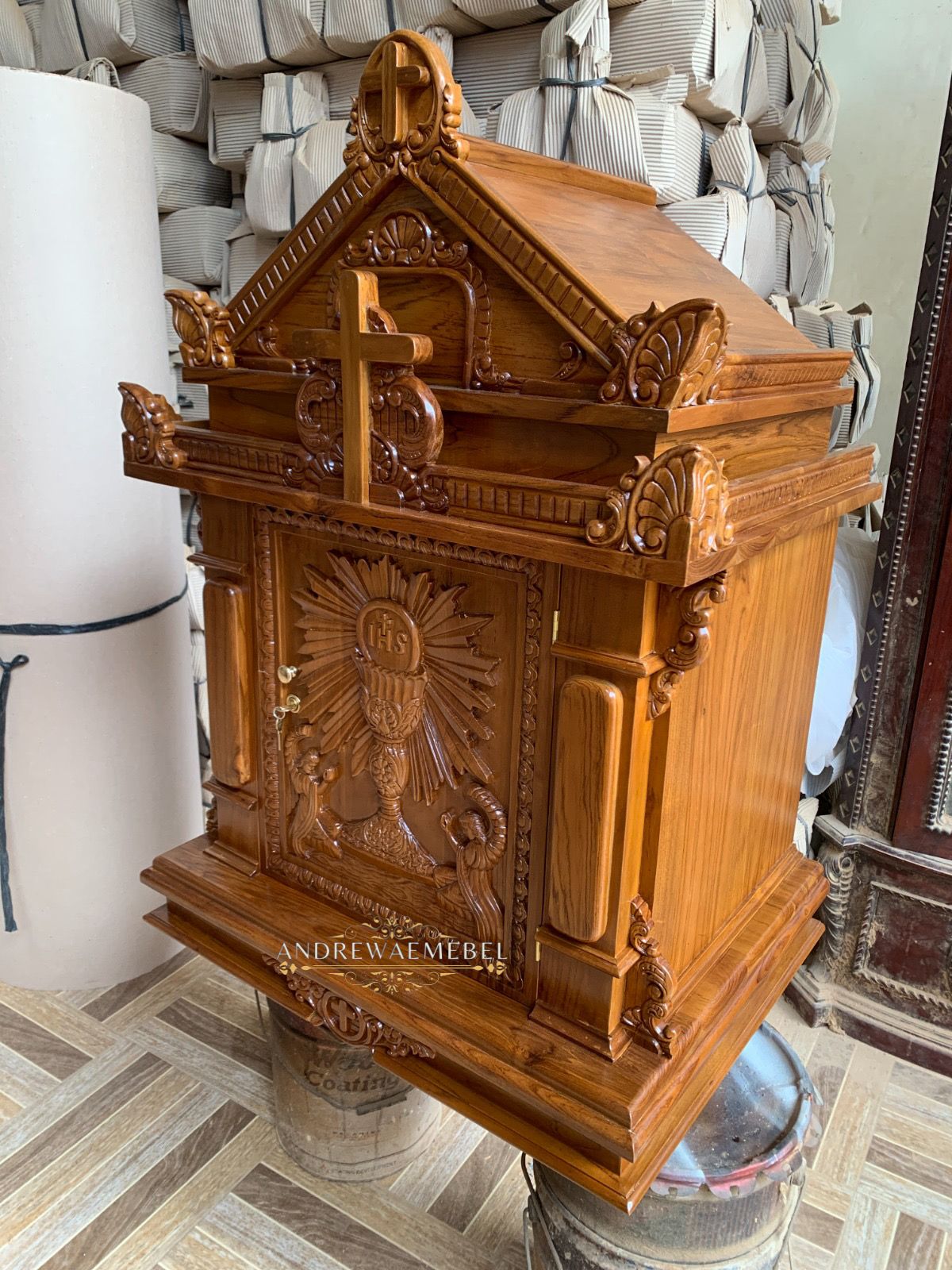 Tabernakel Gereja Model 1